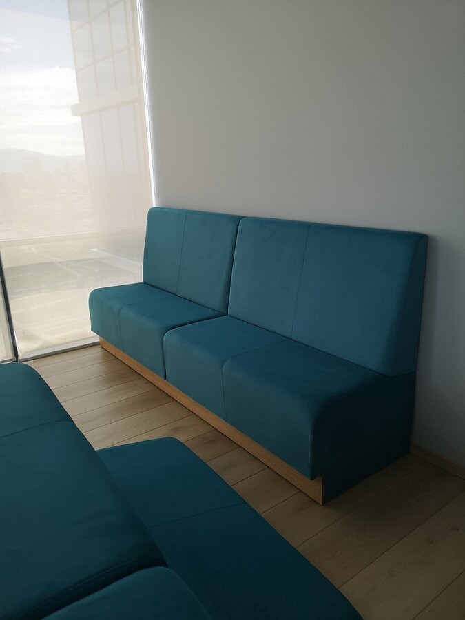 Booth model 33